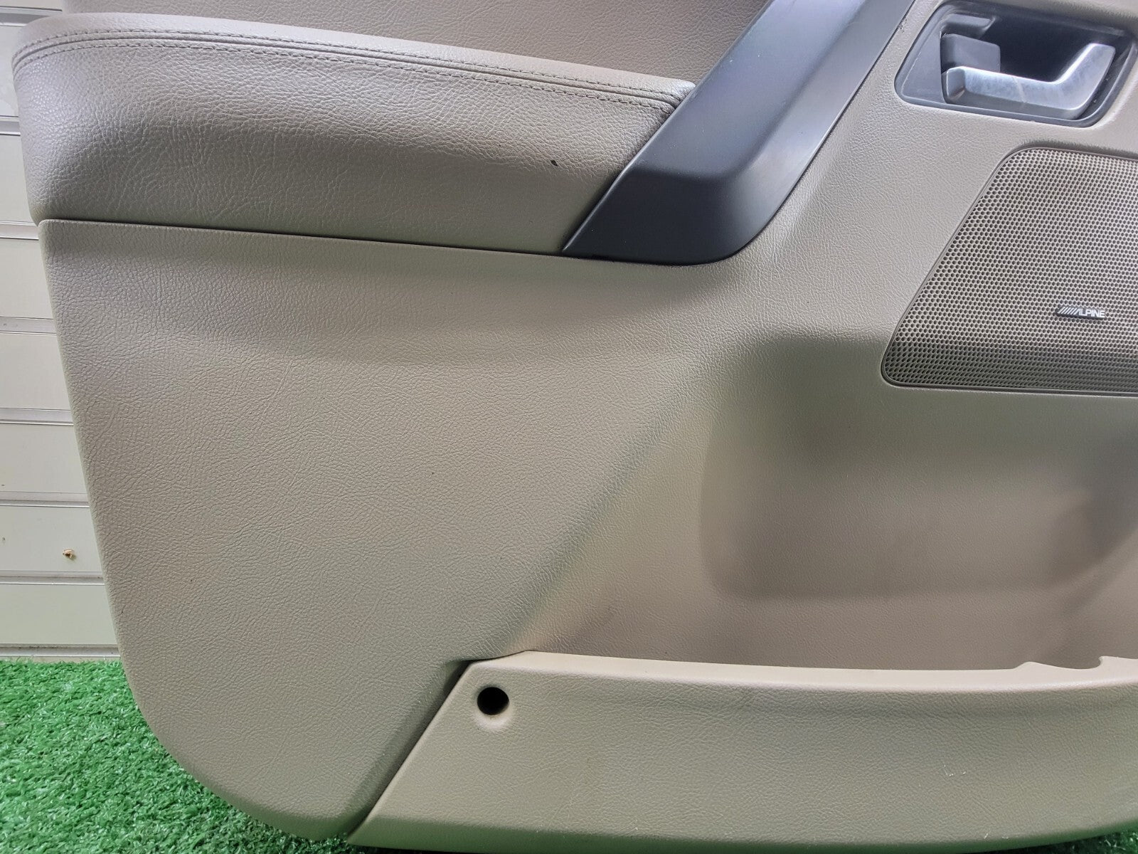 🔥08-15 Land Rover LR2 Front Door Interior Trim Panel Left Driver Side Tan OEM