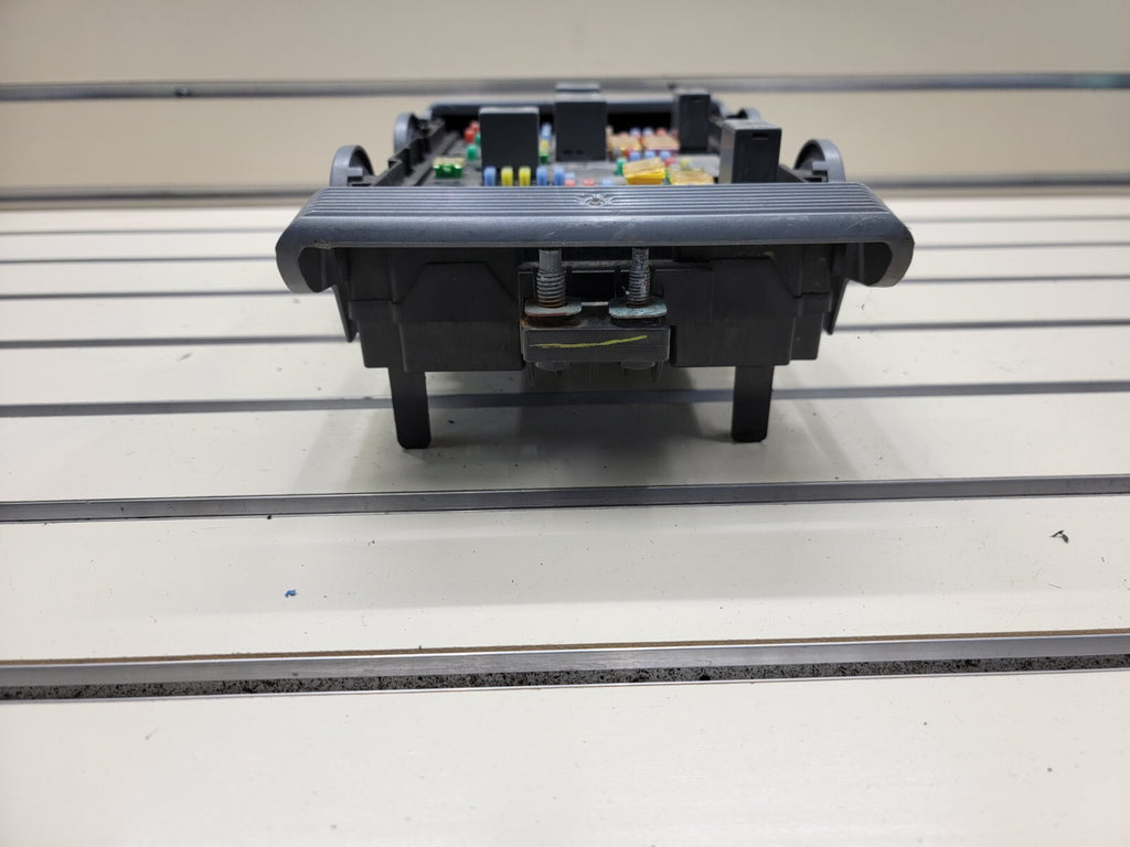 🔥 2007-2009 Tahoe Suburban Yukon Fuse Box Module A215 gray grey