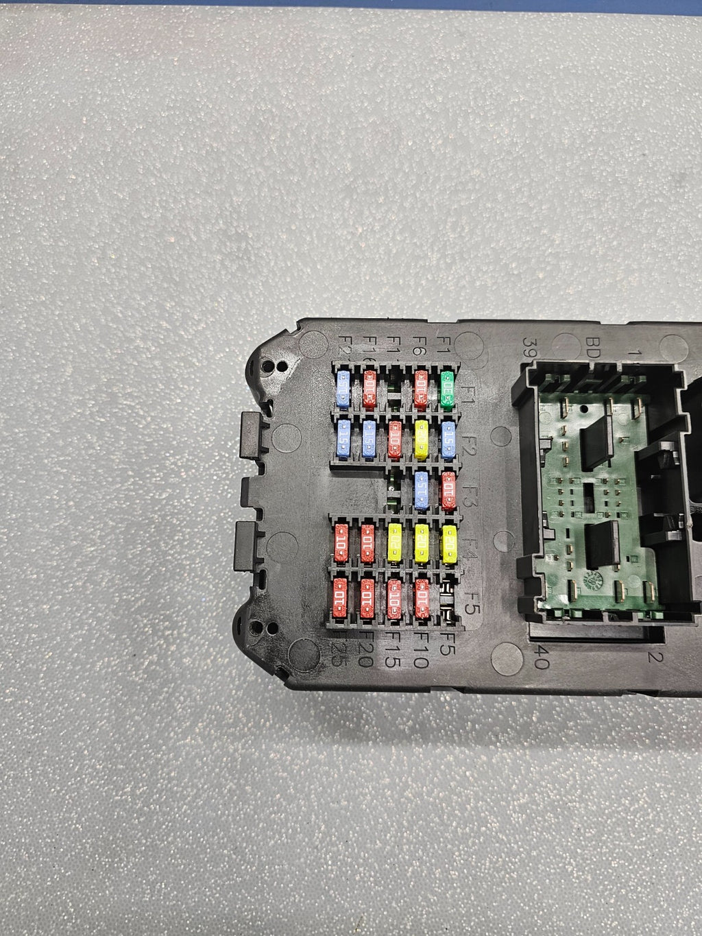 🔥05-06 Jeep Grand Cherokee Commander Body Control Module BCM Fuse Junction Box