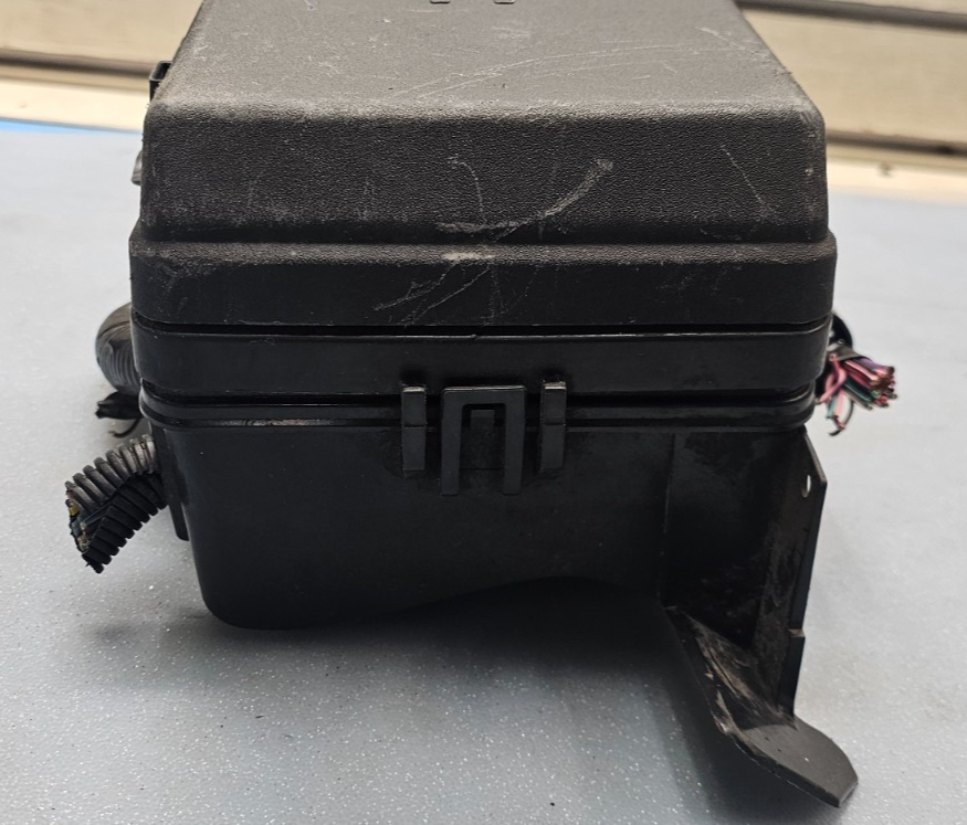 🔥06-07 Monte Carlo Impala Lucerne Fuse Box Relay Junction Unit Module Block OEM