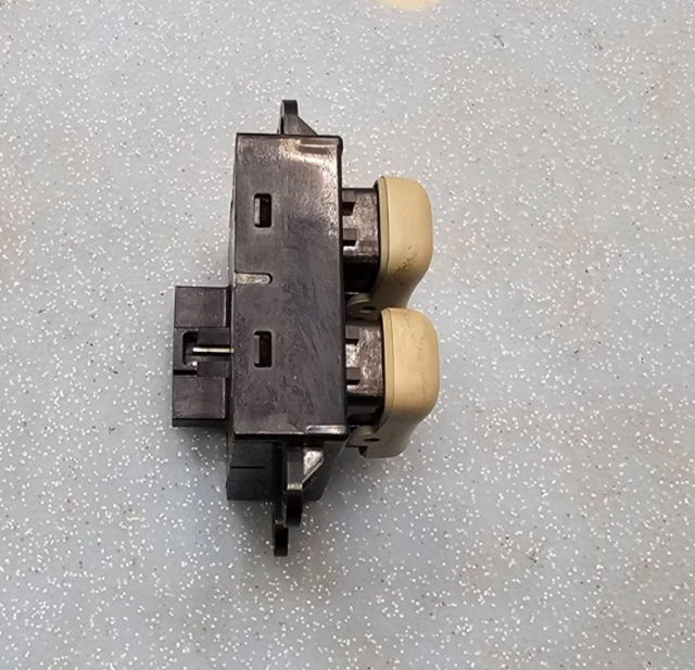 🔥05-11 Lucerne Cadillac STS GM Moon Sun Roof Sunroof Light Switch Assembly