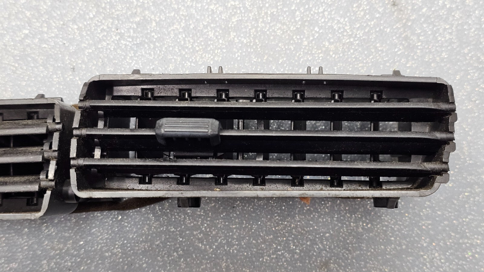 🔥08-11 Ford Focus Front Upper Center Dash Dual Air Vent Bezel Trim Panel Black