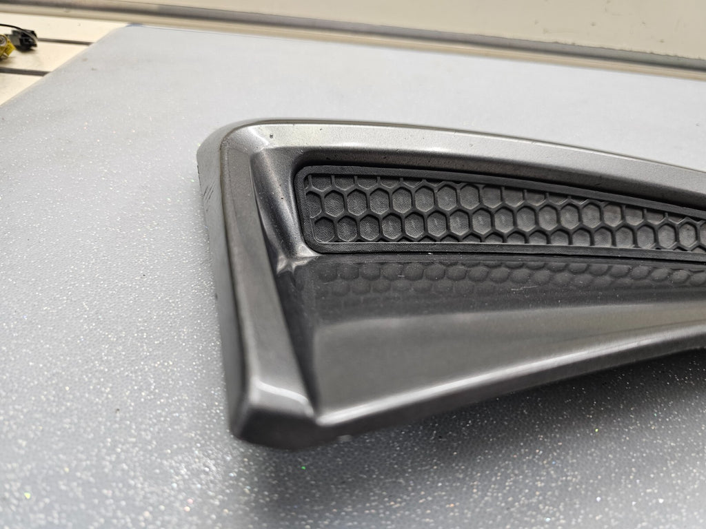 🔥99-04 FORD MUSTANG COUPE REAR LEFT QUARTER VENT LOUVER INSERT MOLDING TRIM