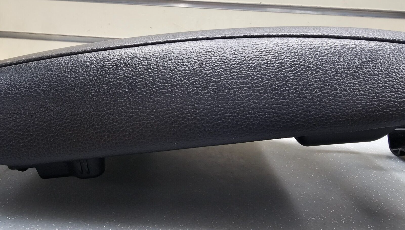 🔥13-16 Ford Fusion Front Center Console Lid Armrest Leather Cover Top Pad Black