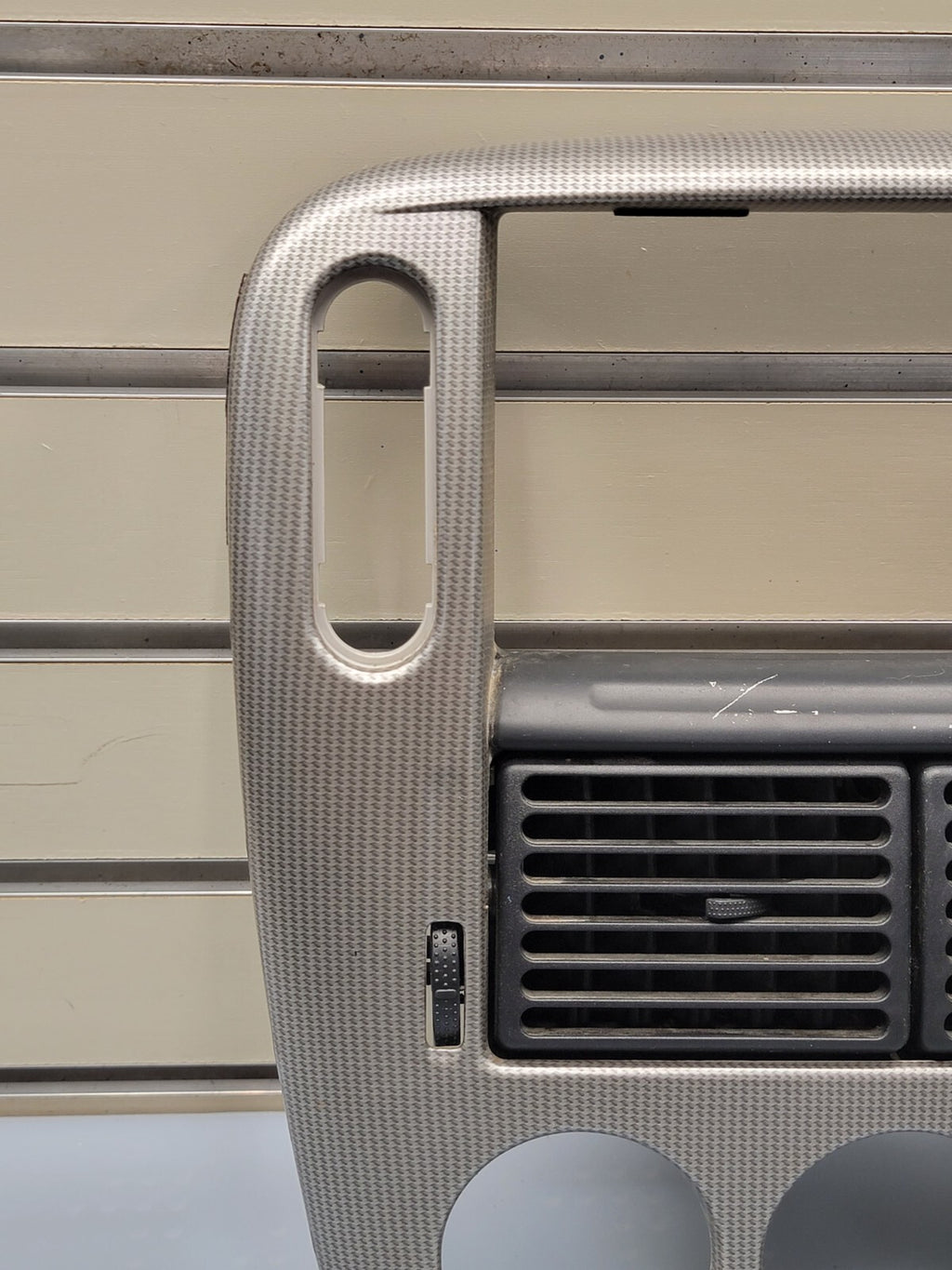 02-05 FORD EXPLORER RADIO AUDIO CLIMATE TEMPERATURE CONTROL BEZEL TRIM silver