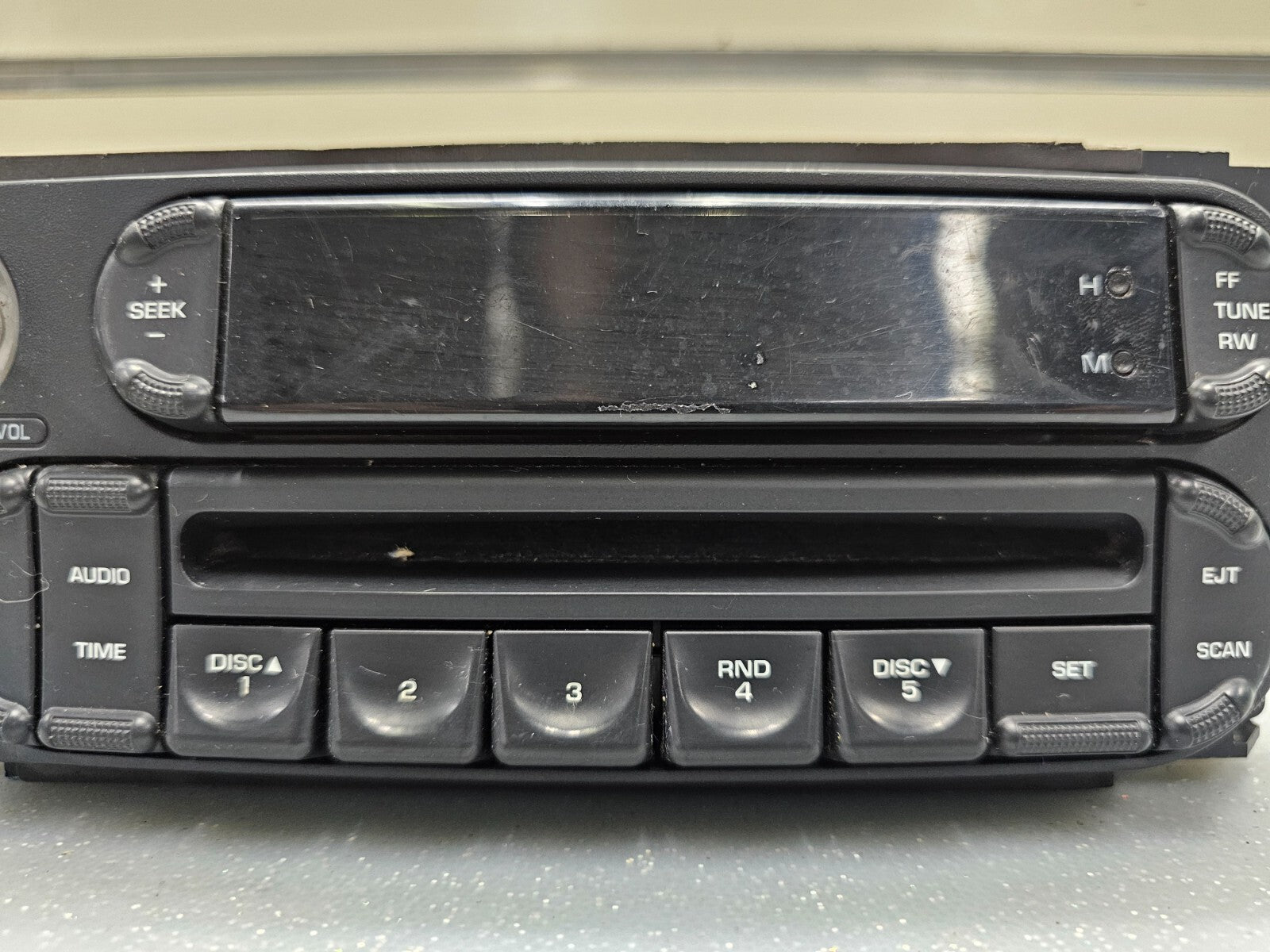 🔥02-07 Caravan Sebring Ram Liberty Dash AM/FM Radio CD Player Stereo Display