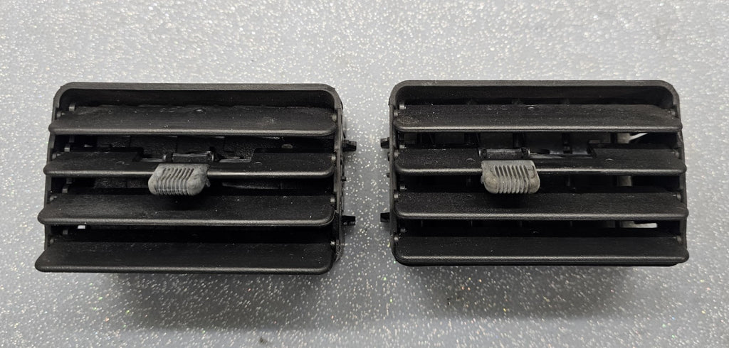 🔥92-96 Ford F150 F250 F350 Bronco Dash Vents Heat AC Air Vents Pair (2)