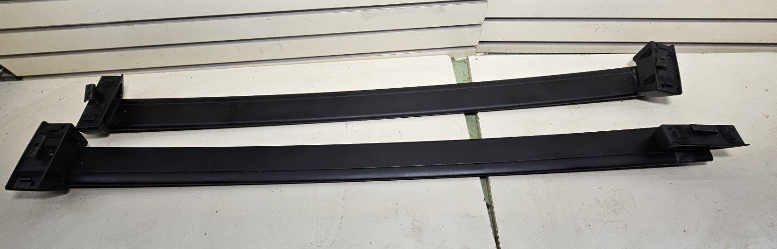 🔥06-10 Jeep Commander Luggage Pair Set of Roof Rack Cross Bars Rails Mopar OEM