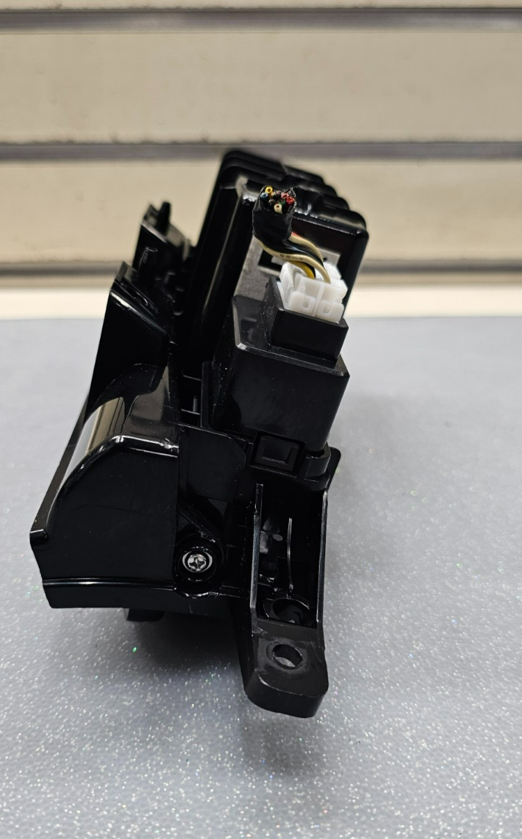 🔥06-12 Kia Sedona Dash Storage Compartment Box Black