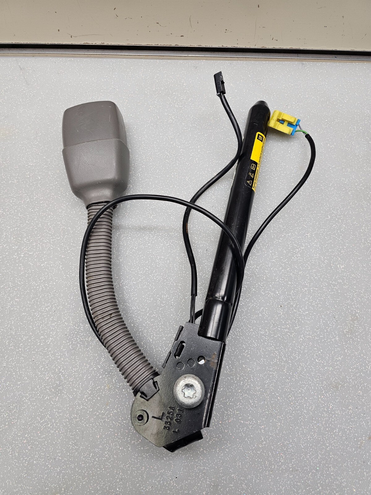 🔥2008-2014 Chevrolet Express GMC Savana Seat Belt Buckle Assembly LH Front Left