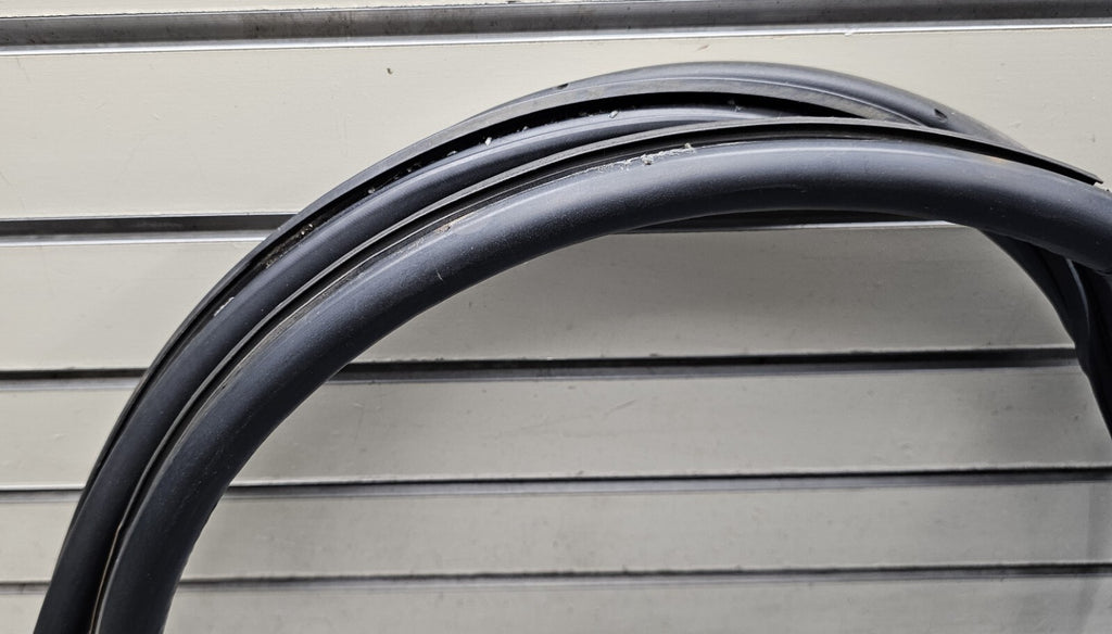 🔥08-12 Ford Escape Liftgate Tailgate Glass Surround Weatherstrip Seal Rubber