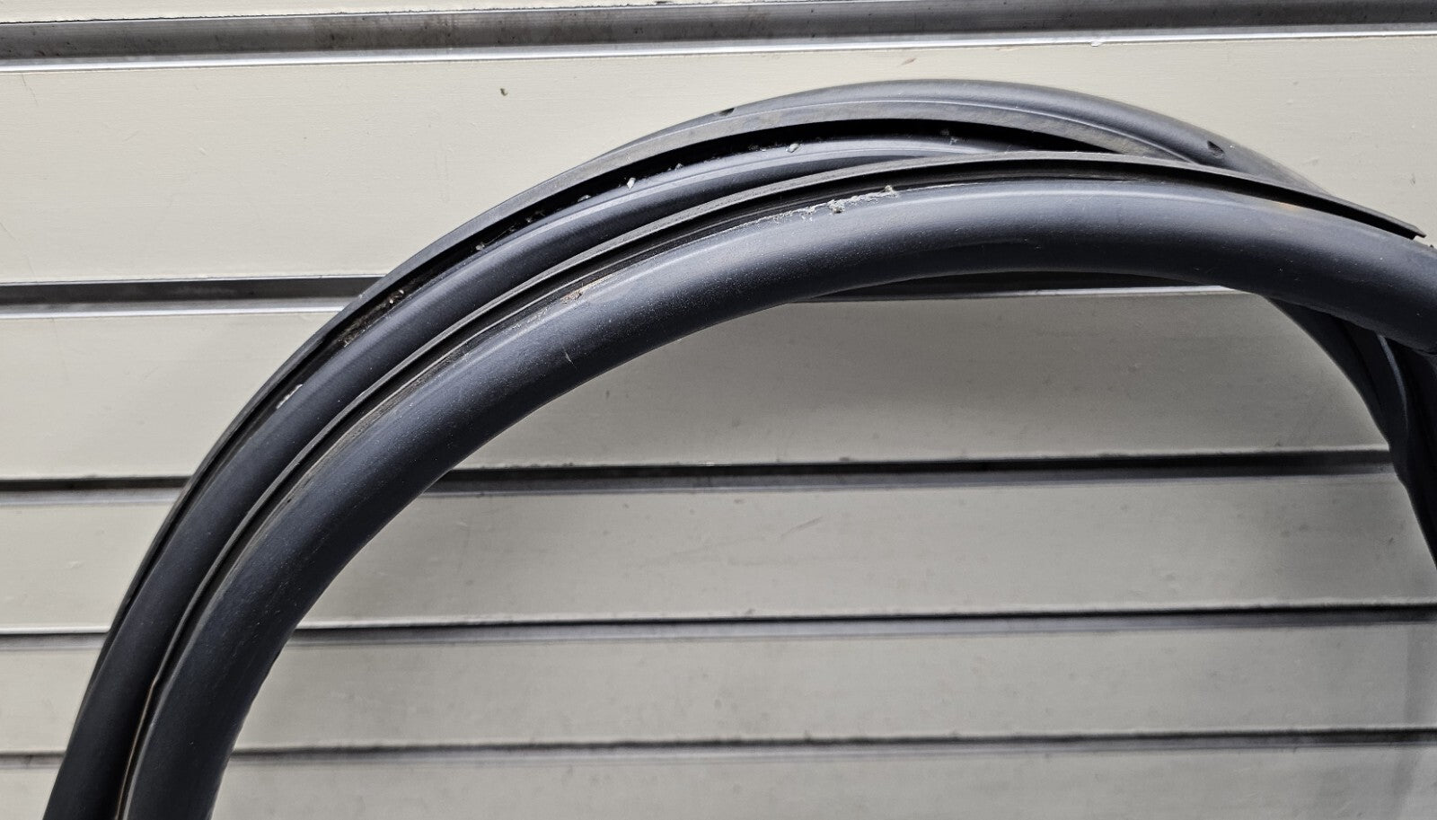 🔥08-12 Ford Escape Liftgate Tailgate Glass Surround Weatherstrip Seal Rubber