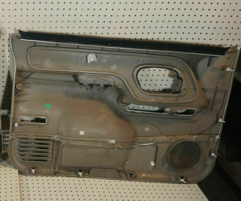 🔥95-99 Chevy GMC Silverado C/K Door Panel Front RIGHT Passenger TAN auto D2