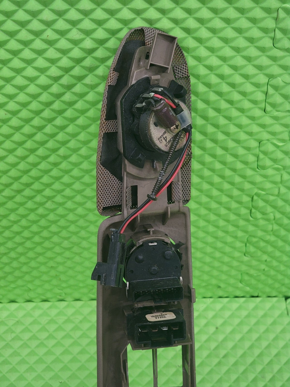 95-99 CHEVY TAHOE SUBURBAN GMC YUKON Driver Master Power Window Switch Tan WS2