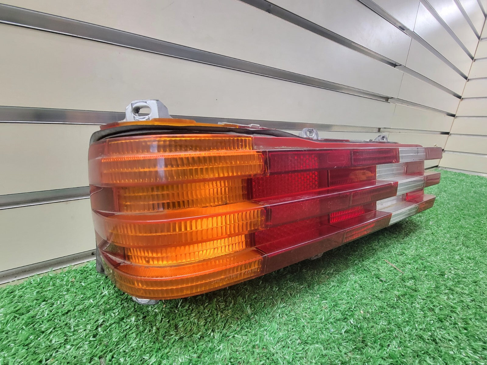 🔥75-85 MERCEDES-BENZ 300D SALOON TAIL LIGHT LAMP SEDAN COUPE RIGHT PASSENGER