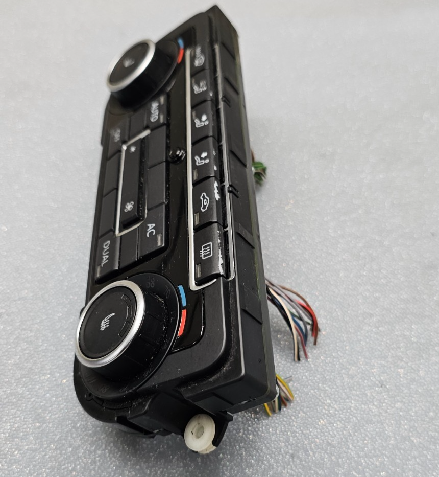 10-14 Volkswagen GOLF Dash AC Heater Temperature Climate Control Air Conditioner