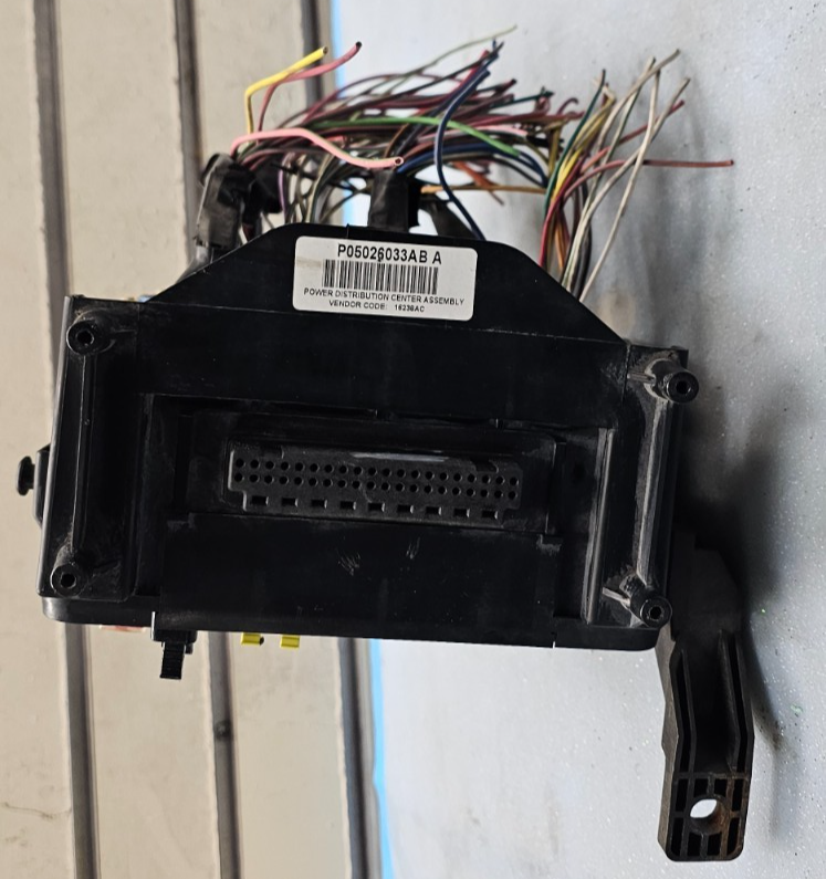 🔥02-05 Dodge Ram Engine TIPM Fuse Box Junction Body Control Distribution Module