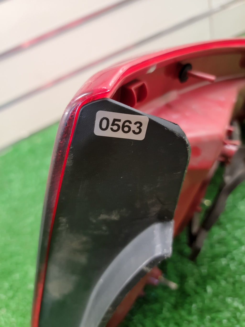 🔥2003-2004 INFINITI G35 SEDAN  LEFT SIDE LED TAIL LIGHT (1) OEM