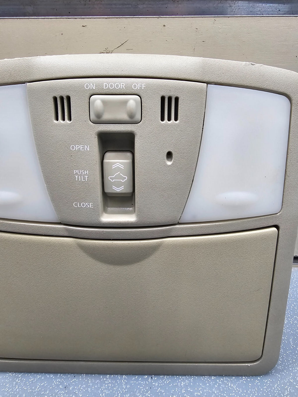09-14 Maxima Murano Rogue Overhead Roof Console Storage Dome Map Light Lamp Tan