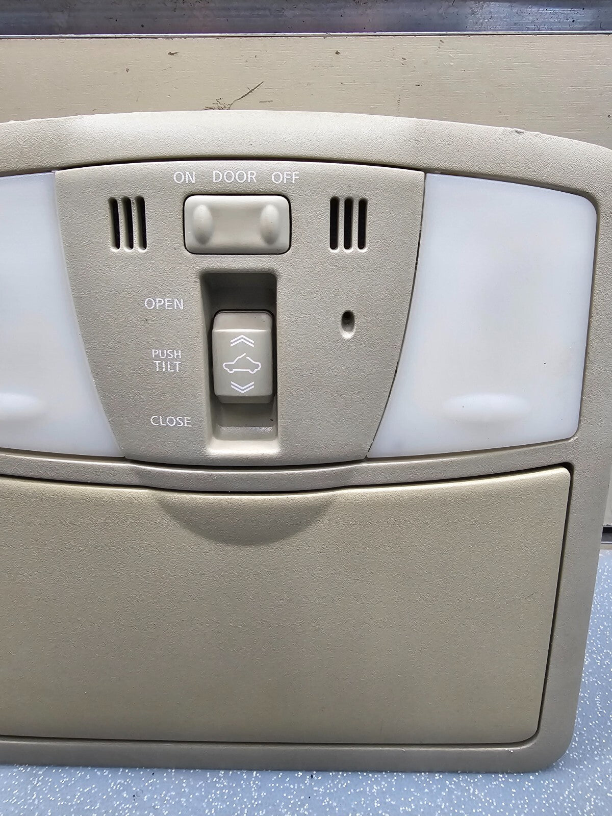 09-14 Maxima Murano Rogue Overhead Roof Console Storage Dome Map Light Lamp Tan