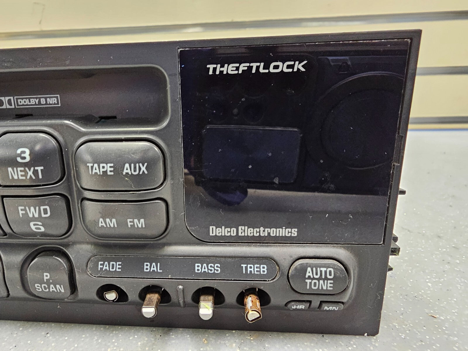 95-02 GMC Safari Chevy Truck C/K Silverado Dash AM FM Radio Receiver Stereo OEM