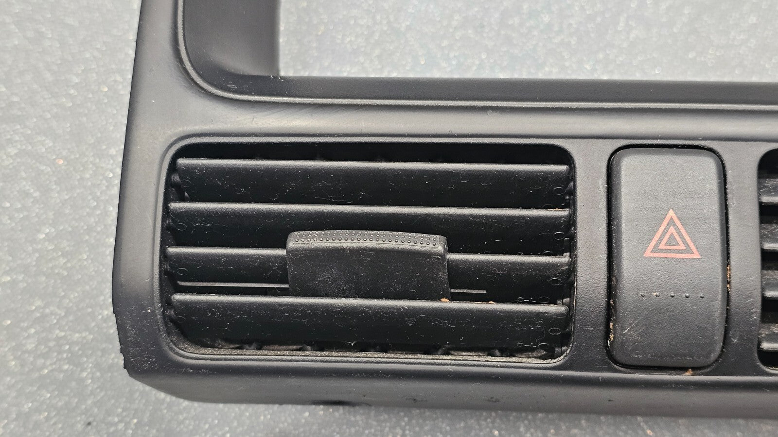 🔥02-06 Honda CR-V Center Panel Air Vent Grille Radio Bezel Black Assembly OEM
