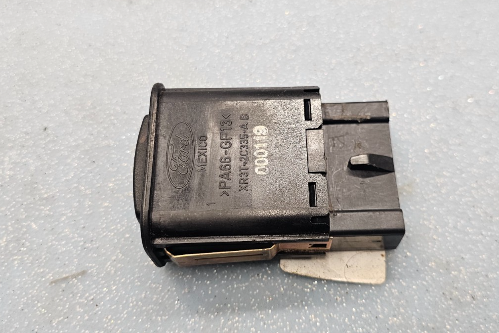 🔥1999-2000 Ford Mustang GT Traction Control Switch Assemb Button black OEM