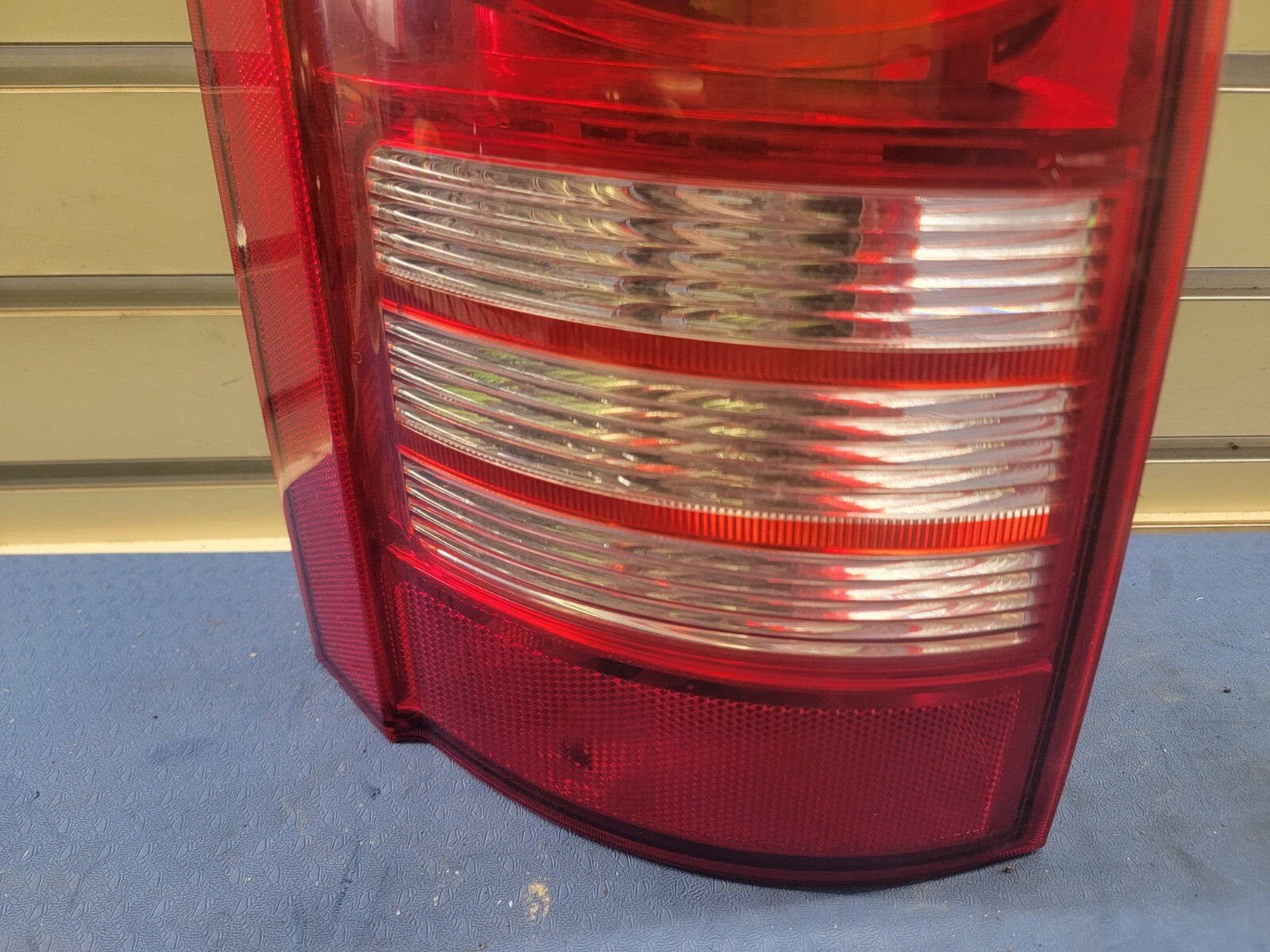 🔥2008-2010 CHRYSLER TOWN & COUNTRY LEFT DRIVER TAIL LIGHT REAR LAMP Assembly
