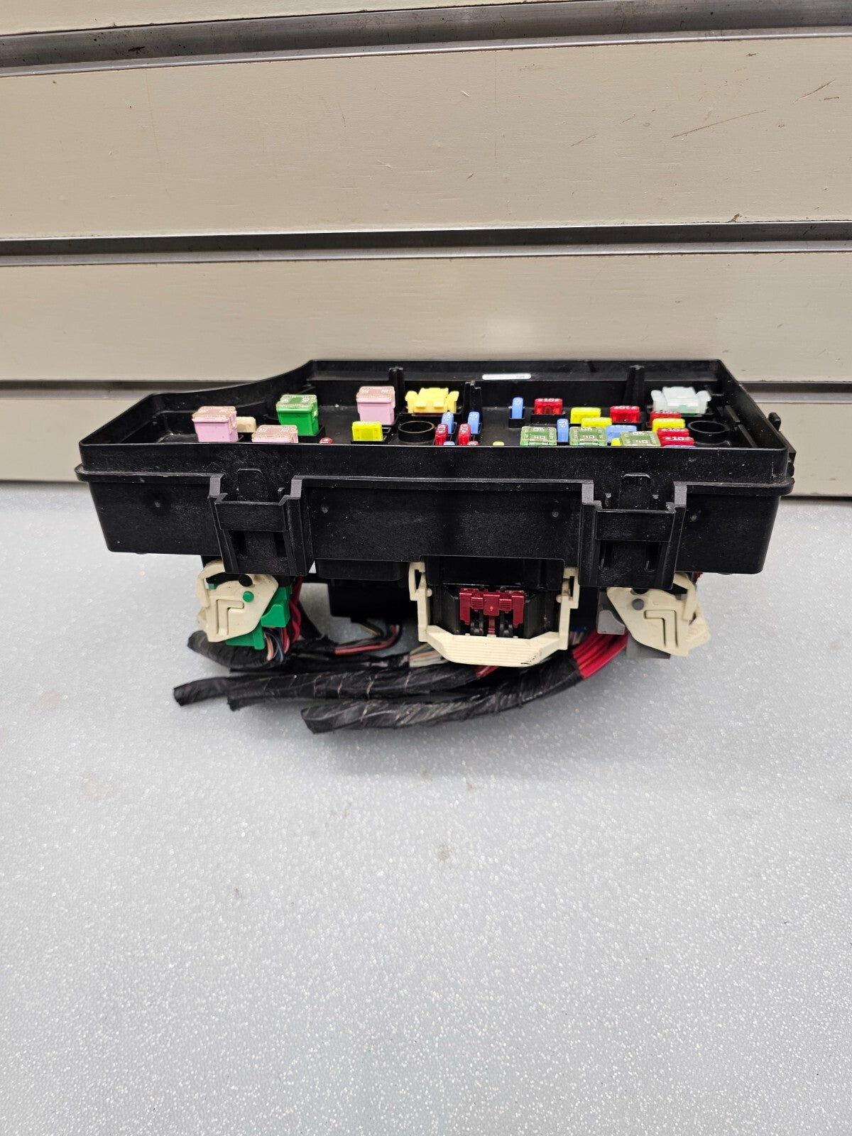 2011-2014Jeep Patriot Compass Body Control Module BCM Fuse Junction Box Assembly