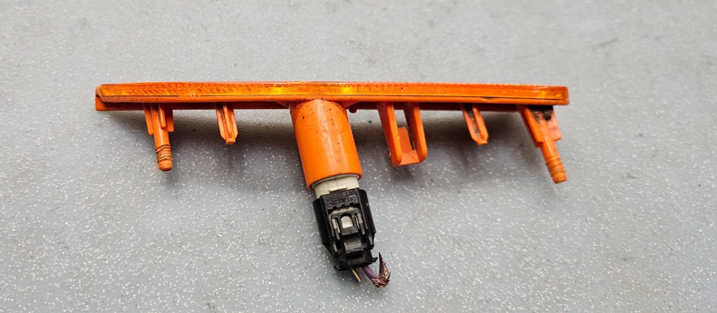 🔥2017-2025  PACIFICA Voyager Driver Side Marker Lamp ORANGE