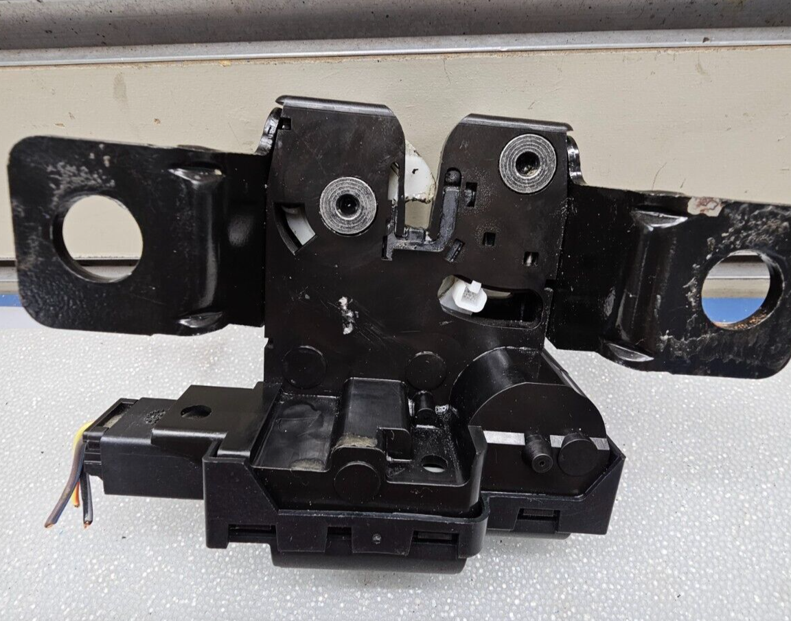08-12 Ford Escape Mariner Back Glass Window Latch Release Actuator OEM/FE