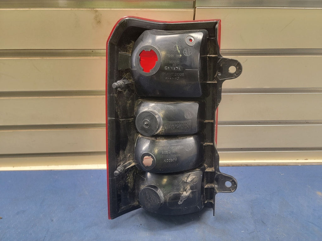 08-17 Jeep Patriot Driver Passenger Side Assembly LEFT Tail Light