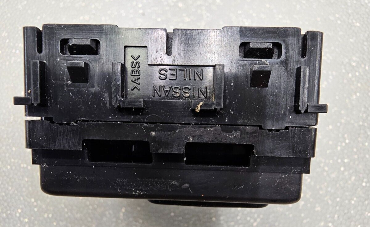04-08 Nissan Armada Pathfinder Titan Mirror Dash Rocker Switch Control Assembly