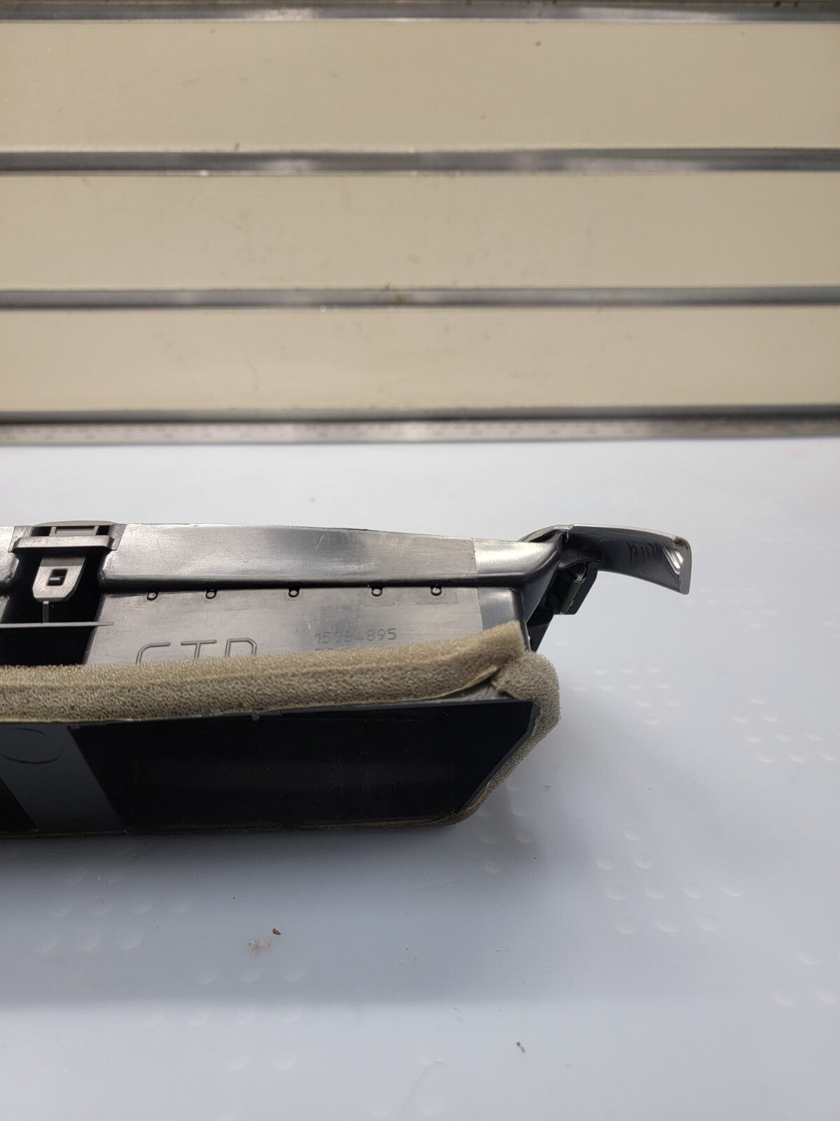 08-12 Chevy MALIBU Dash A/C Heater AIR VENT Front Center Bezel Trim Silver VT46
