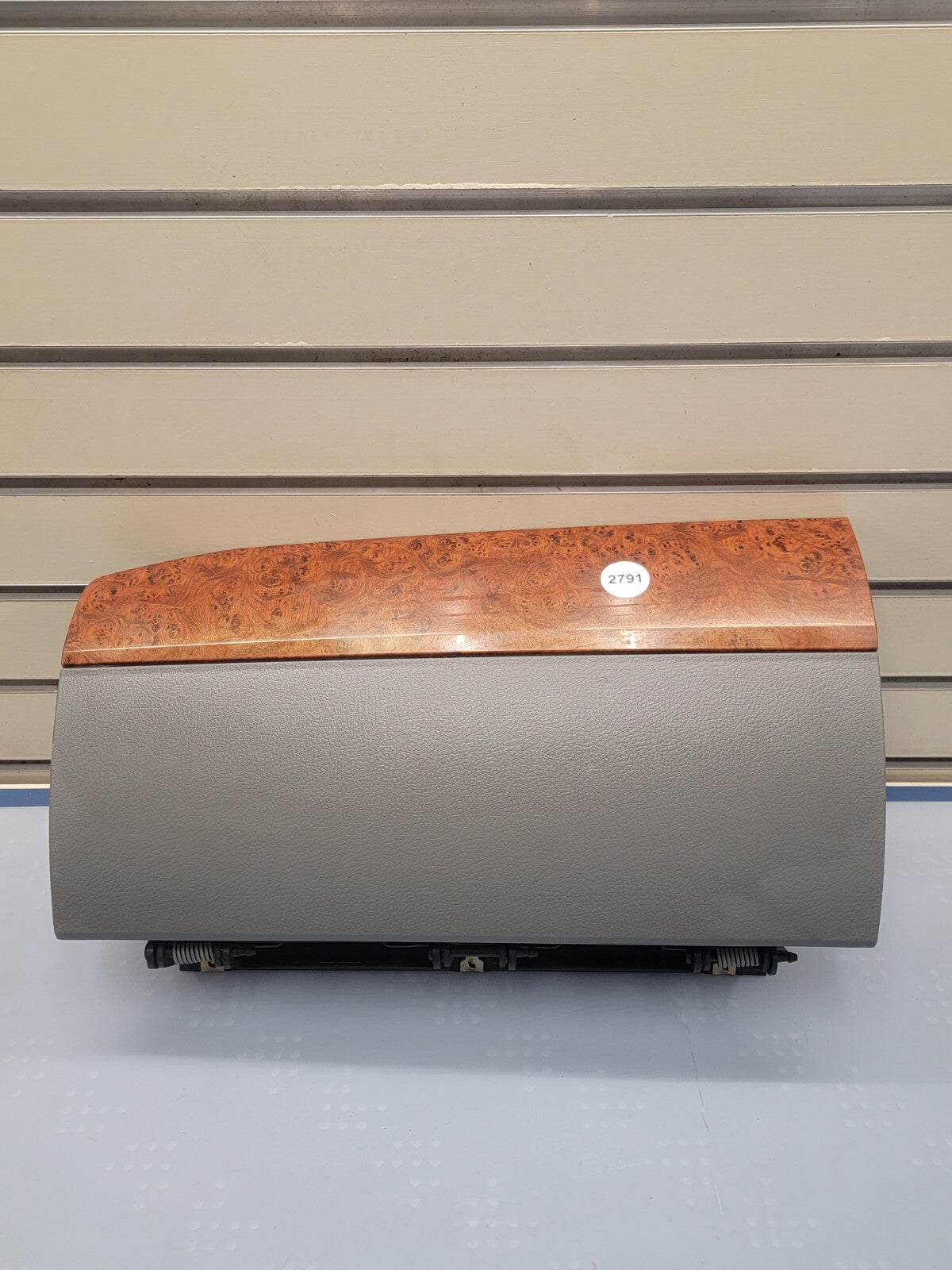 🔥08-10 Chrysler Town Country Upper Glove Box Dash Storage Door Lid Compartment