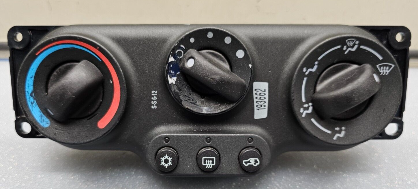 🔥2005 Chevy Equinox A/C Dash Temperature Heater Climate Control Conditioner OEM