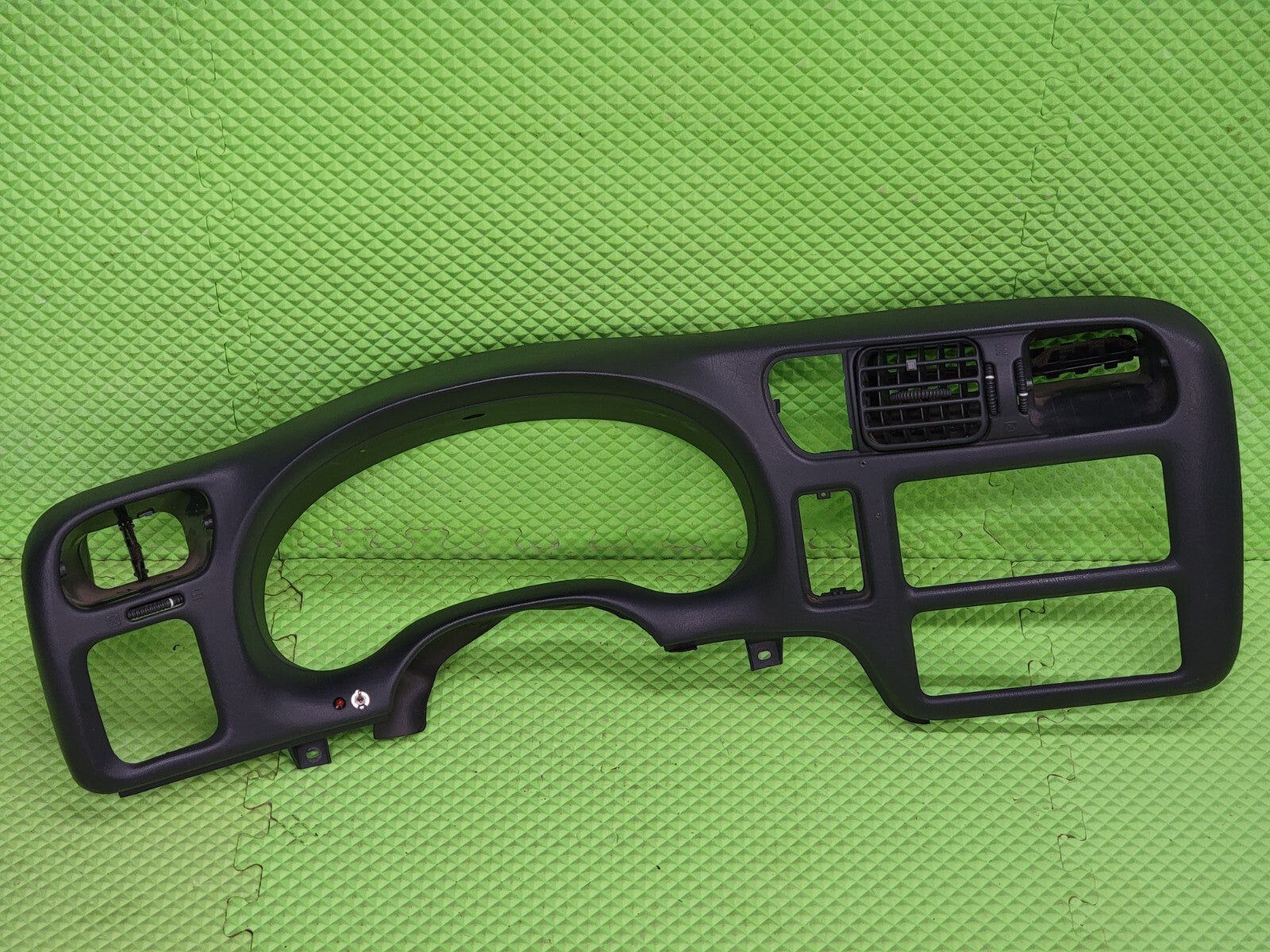 🔥98-04 BLAZER S10 JIMMY SONOMA Cluster Dash Radio Bezel graphite C8