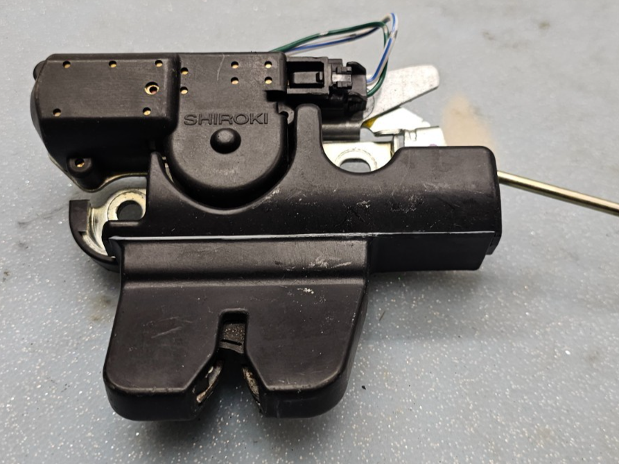 🔥02-06 Camry Luggage Compartment Deck Power Release Door Lock Latch Actuator