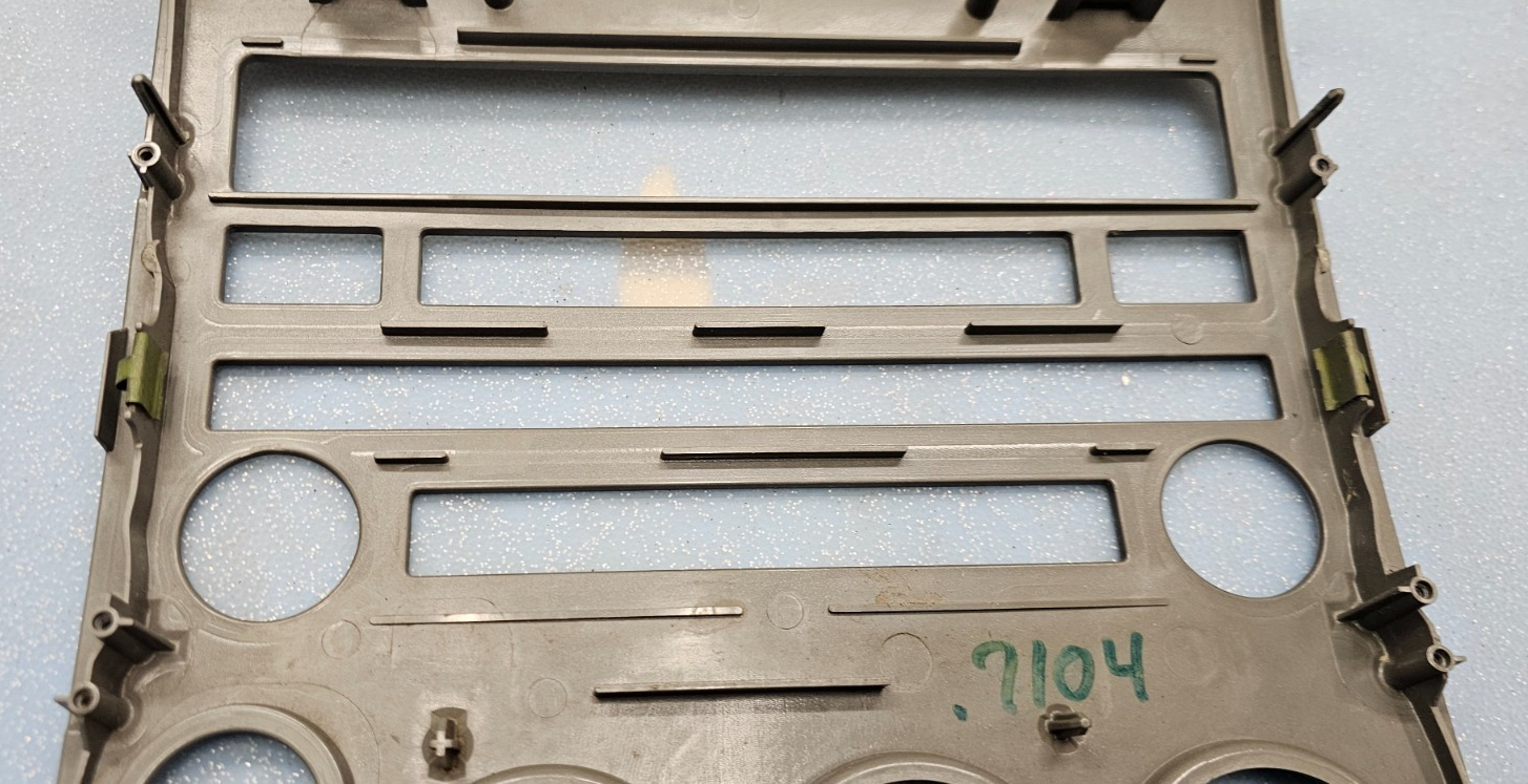 🔥04-07 NISSAN ARMADA TITAN STEREO RADIO DASH PANEL TRIM SURROUND BEZEL SILVER