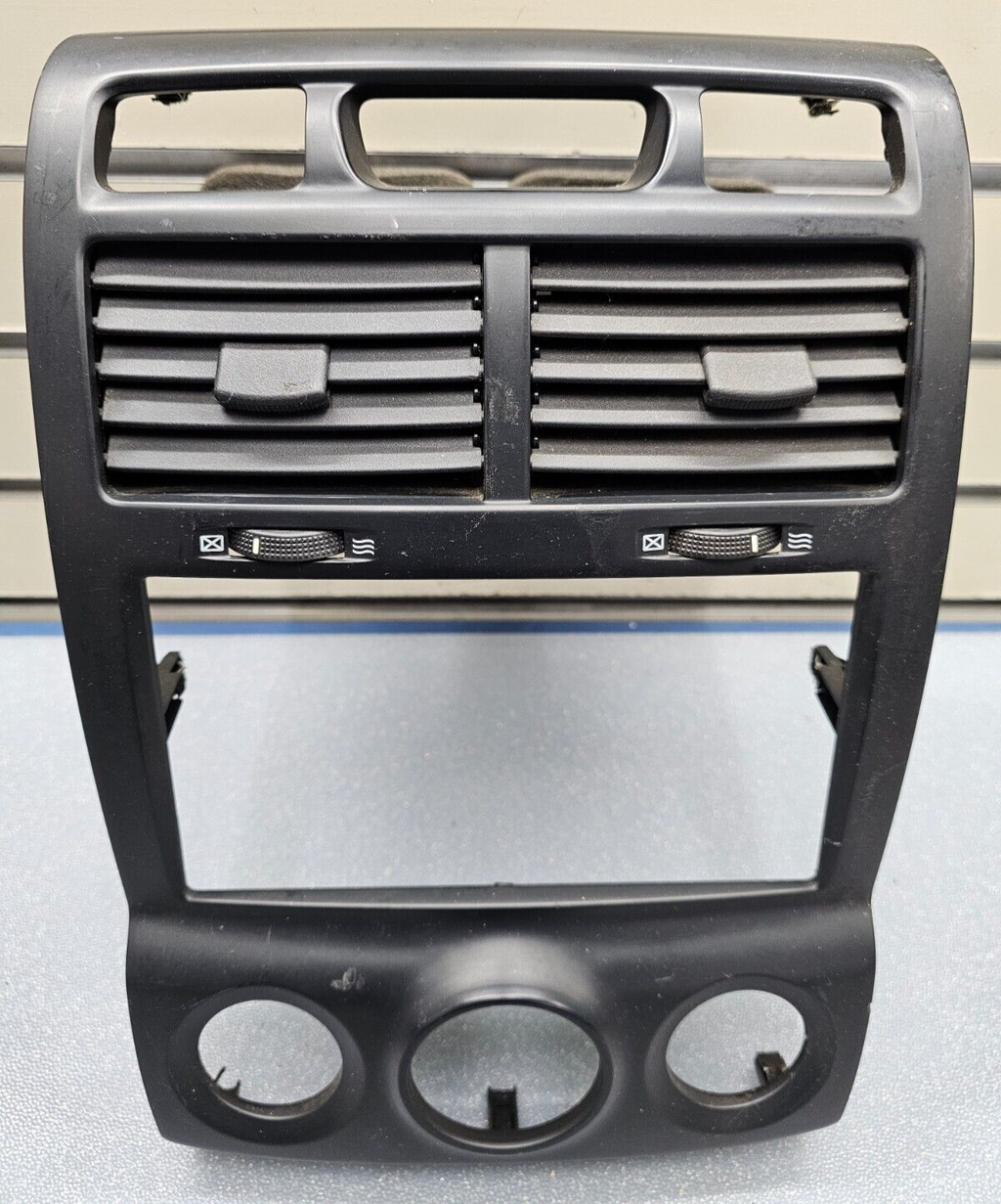 🔥05-09 SPORTAGE CENTER DASH RADIO STEREO BEZEL TRIM PANEL CLIMATE CONTROL BLACK