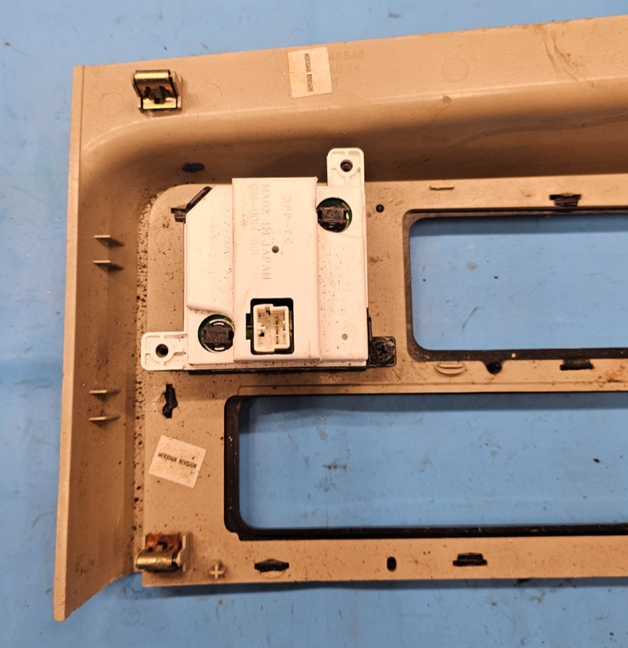 🔥03-06 Cadillac Escalade Center Console Upper Bezel Trim Clock Bezel  Wood OEM