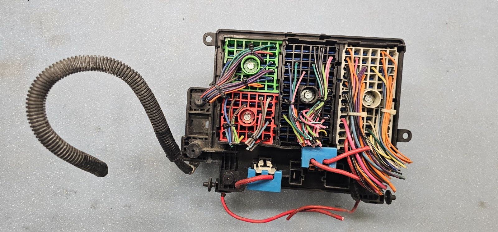 🔥99-02 Silverado Sierra Fuse Box Relay Junction Engine Integrated Power Module