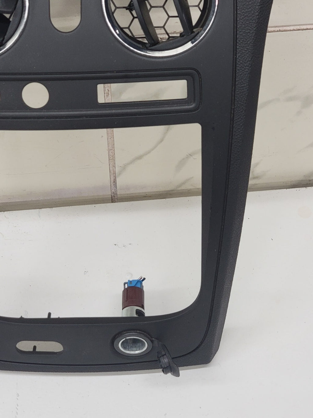 🔥2006-2011 Chevrolet HHR BLACK  Center Dash Radio Trim w Vents B37