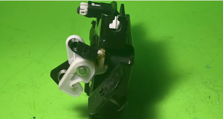 🔥07-12 DODGE CALIBER REAR TRUNK LID LIFTGATE LIFT GATE LATCH LOCK ACTUATOR