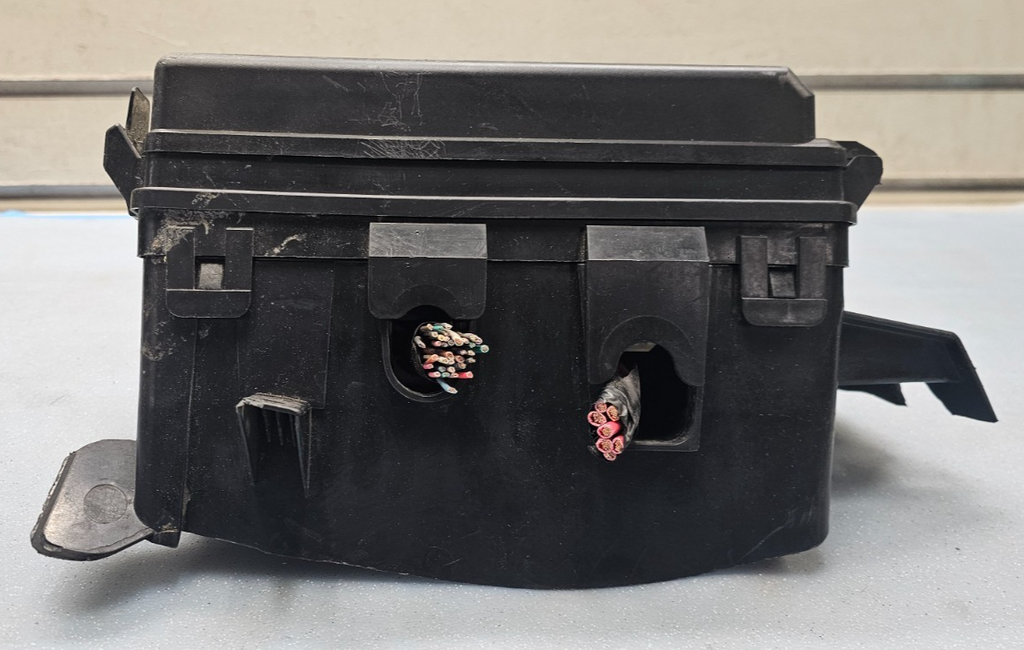 🔥2006-2008 PONTIAC GRAND PRIX ENGINE FUSE BOX MODULE JUNCTION TIPM OEM