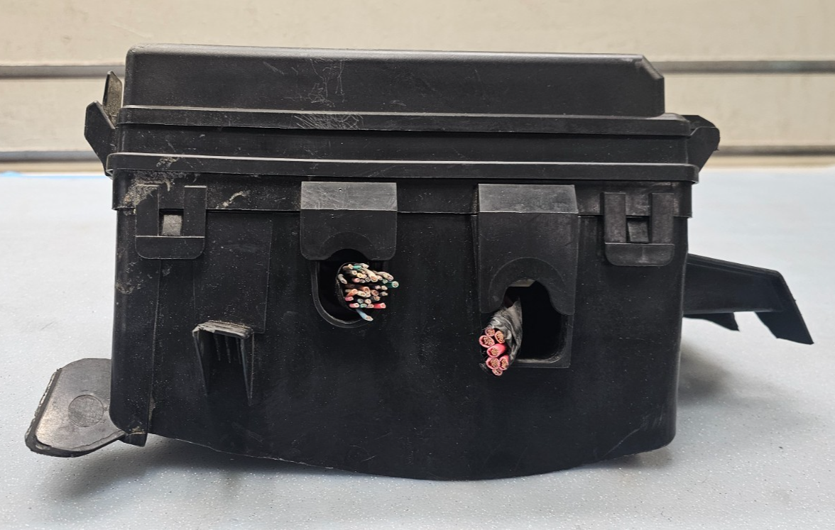 🔥2006-2008 PONTIAC GRAND PRIX ENGINE FUSE BOX MODULE JUNCTION TIPM OEM