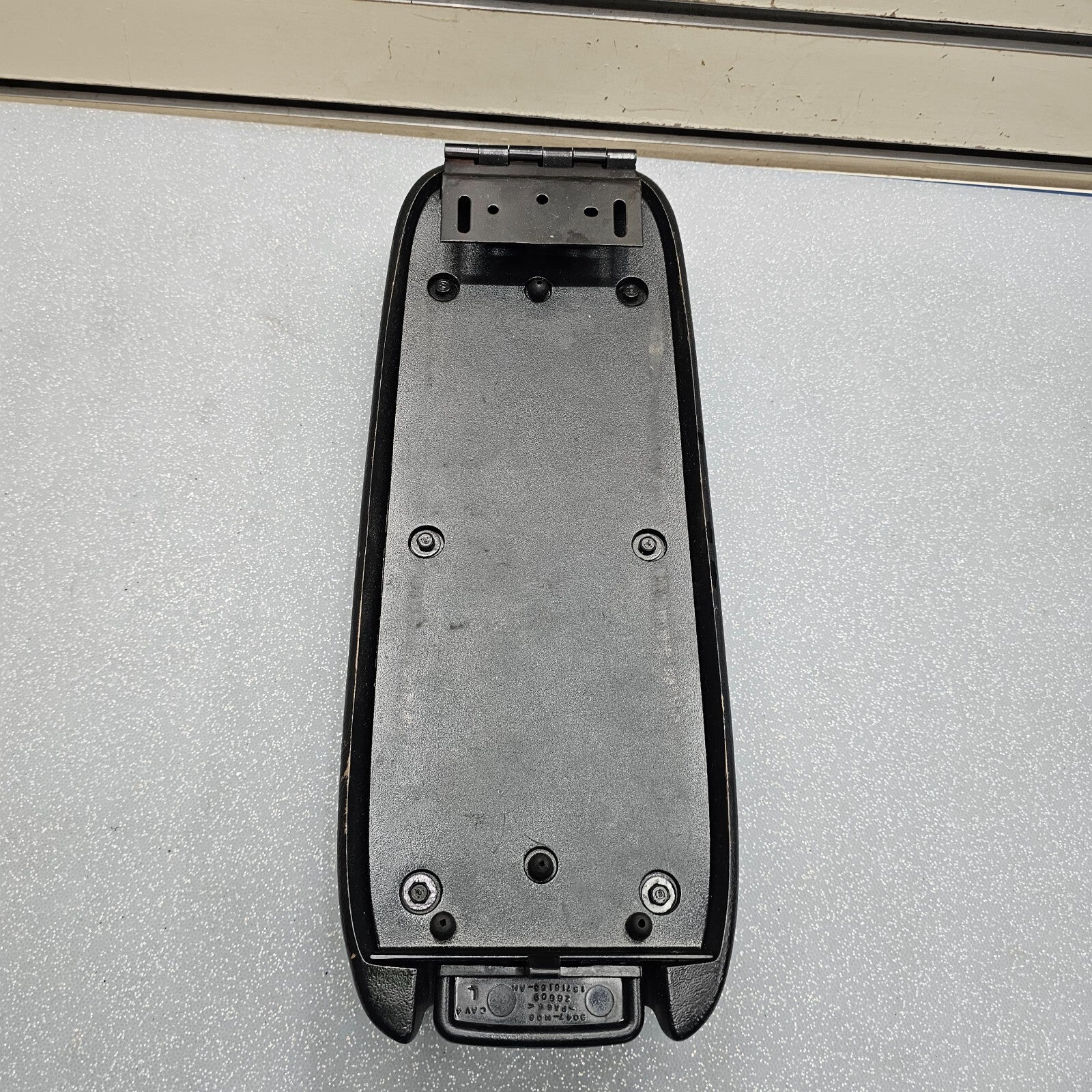 98-04 BLAZER S10 JIMMY SONOMA Front Center Console Lid Armrest Cover Black L7