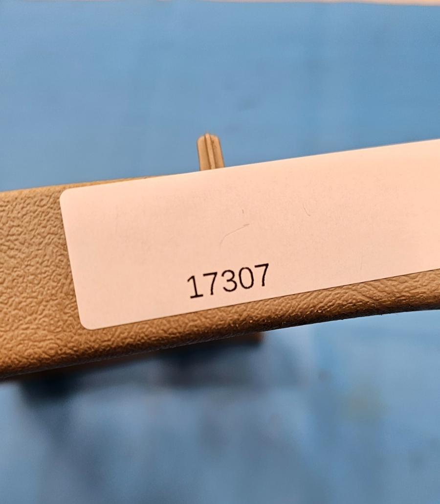 🔥02-06 Cadillac Escalade Radio Dash Trim Bezel with Clock  Tan/woodgrain