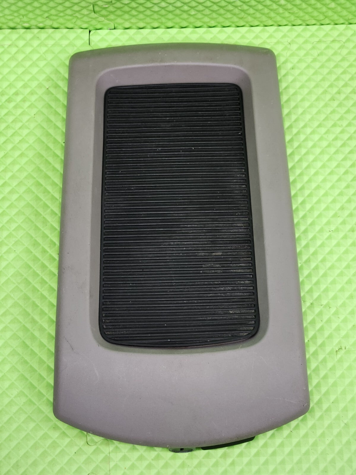 04-07 NISSAN ARMADA TITAN ARMREST CENTER CONSOLE ARM REST LID OEM TAN-BLACK
