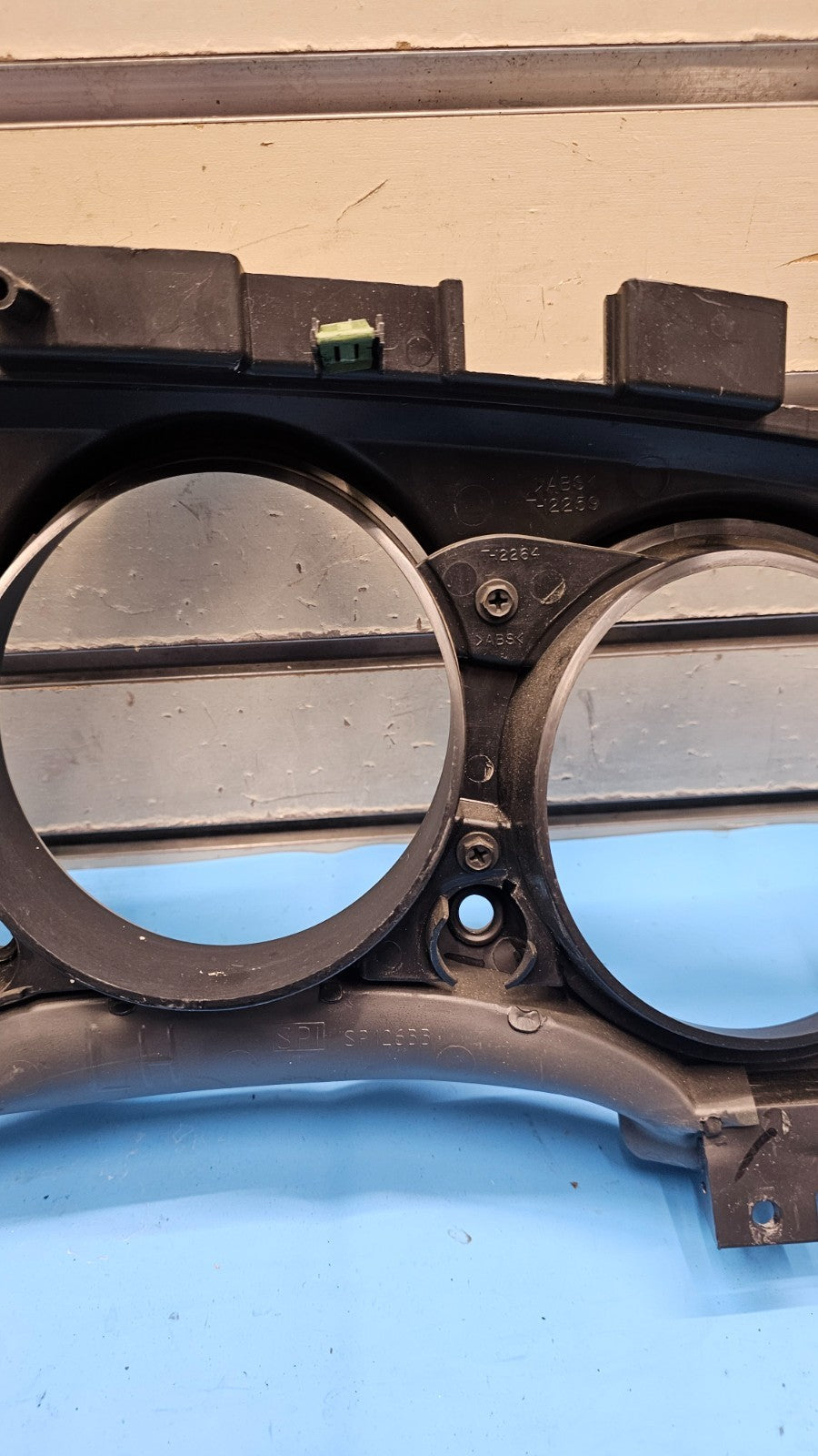 🔥01 -05 CHRYSLER PT CRUISER DASH INSTRUMENT SPEEDOMETER CLUSTER BEZEL SILVER